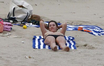 Kelly Brook Nude