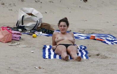 Kelly Brook Nude