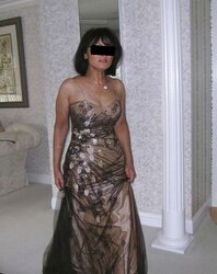 Arab can not determine what to wear