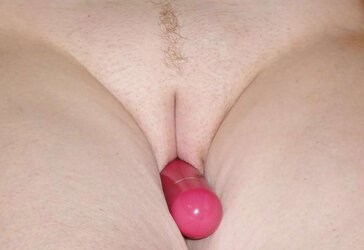Elke mit massager