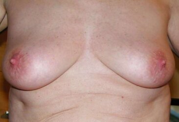 Elke mit massager