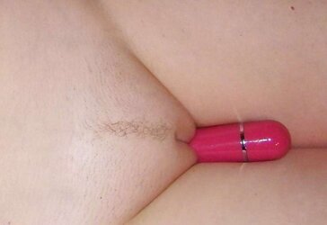 Elke mit massager