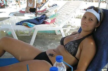 Facebook teenager Mellisa comments satisfy