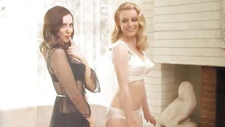 Gillian Jacobs Allison Brie - Mojitog