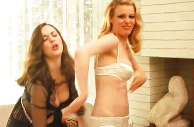 Gillian Jacobs Allison Brie - Mojitog