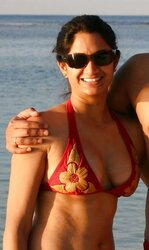 Desi femmes in swuimsuits