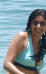Desi femmes in swuimsuits
