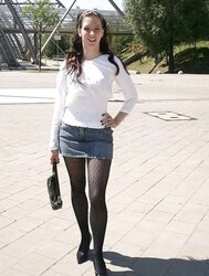 Hotlegs-mini-skirt honey