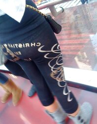 Leggings voyeur