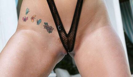Sophie Dee Sling Super-Bitch