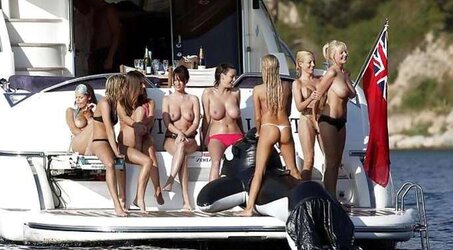 Nude Chick Groups