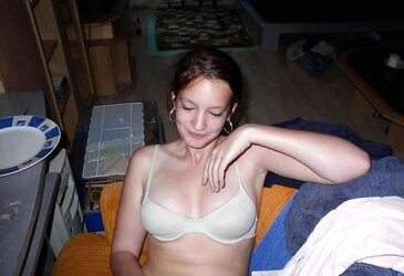 STUNNING WOMAN I