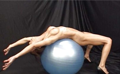 Takase Midori- naked work out