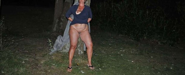 Linda005 In the Park, Dogging, Upskirt, Parking Parkplatz