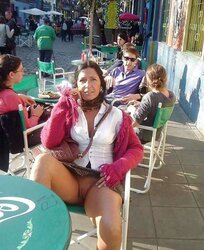 Mature Upskirt