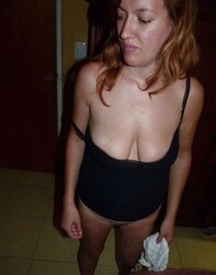 SLUTWIFE CAROLA