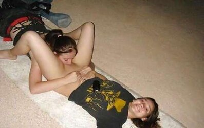 Inexperienced chicks gobbling each others fuckbox