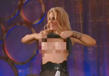Jenny McCarthy mega bevy
