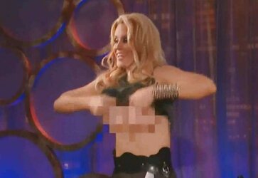 Jenny McCarthy mega bevy