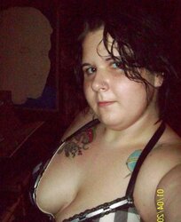 Plumper bombshell