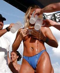 Popular ! camel toe ! pusy