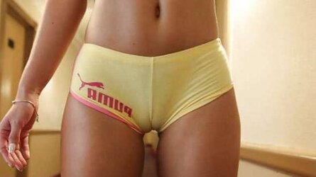 Popular ! camel toe ! pusy
