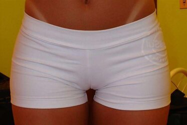Popular ! camel toe ! pusy
