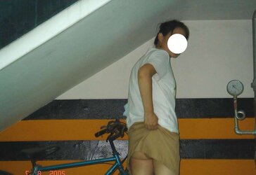 Korean teacher showcasing in public