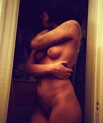 Pudic and sensuality offered