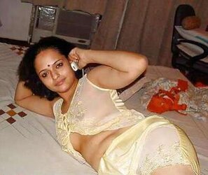 Tamil super-steamy aunty