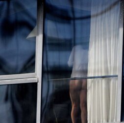 Window voyeur