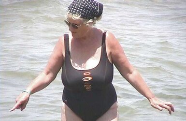 Impressive PLUMPER Granny