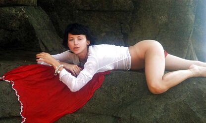 Erotic Naked Dame N