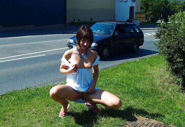 INEXPERIENCED CUTIE TEENAGER STRIPS ON THE STREET