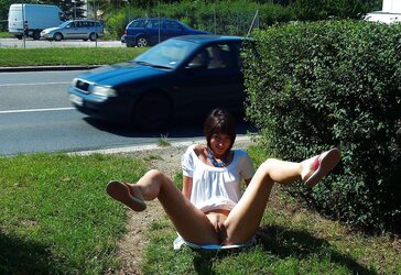 INEXPERIENCED CUTIE TEENAGER STRIPS ON THE STREET