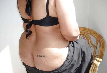 Desi Enormous bum-Bengali boro putki