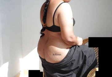Desi Enormous bum-Bengali boro putki