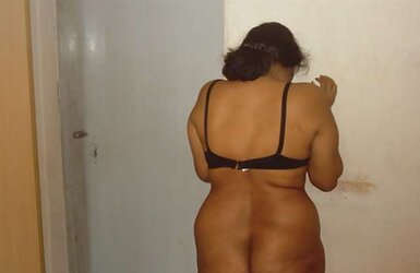 Desi Enormous bum-Bengali boro putki