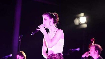 Lena Meyer-Landrut GEILES Unterhemd und Leopard-Rock