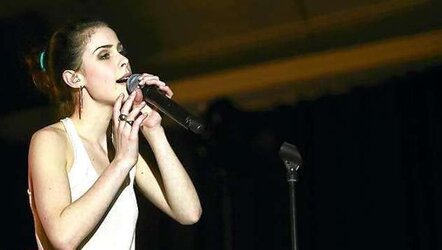 Lena Meyer-Landrut GEILES Unterhemd und Leopard-Rock