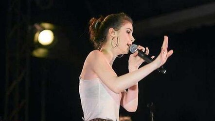 Lena Meyer-Landrut GEILES Unterhemd und Leopard-Rock