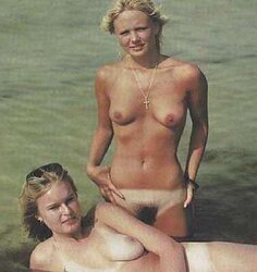 Nudists Naturists Public Outdoor Demonstrate
