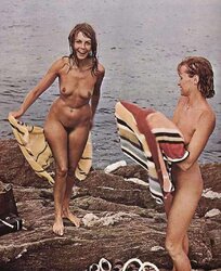 Nudists Naturists Public Outdoor Demonstrate