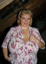 Ample bra-stuffers in hooter-sling
