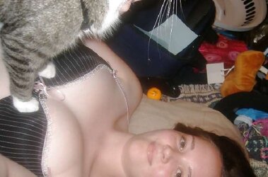 Tiny Mega-Bitch I Found On AdultPicShare