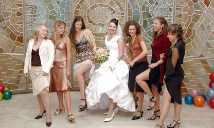Wedding-Bride upskirt