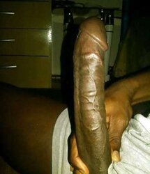 Yam-Sized Ebony Sausages - Grosse Schwarze Schwaenze
