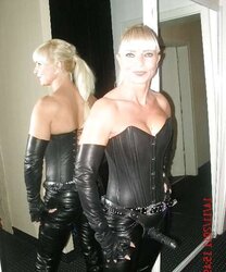 Strapon Domina Herrin BONDAGE & DISCIPLINE Miss Female Tina