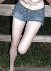 Gams, Hips and Ultra-Cute Soles