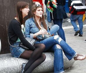 Spy on wemon in pantyhose